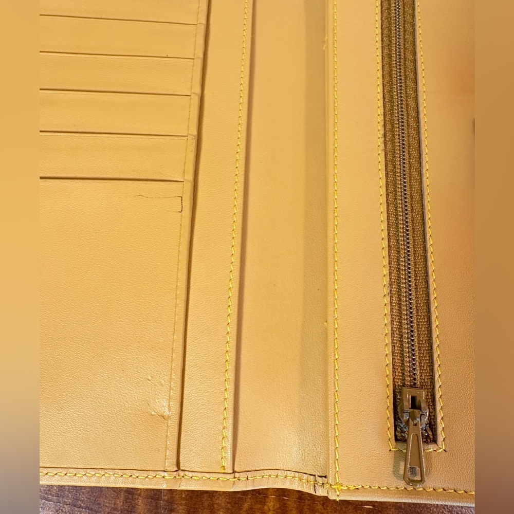 Hunting World Black and Tan Long Wallet Excellent Condition - Picture 8 of 8